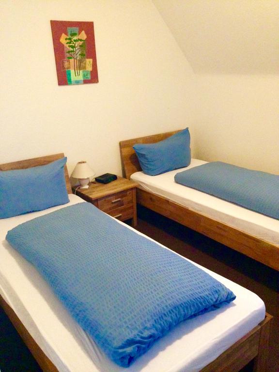 Hotel-Zahringerstube Neuenburg am Rhein Kamer foto